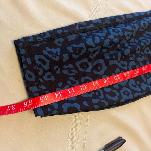 Blue and Black Leopard Print Leggings size 18 /20 - Picture 5 of 6